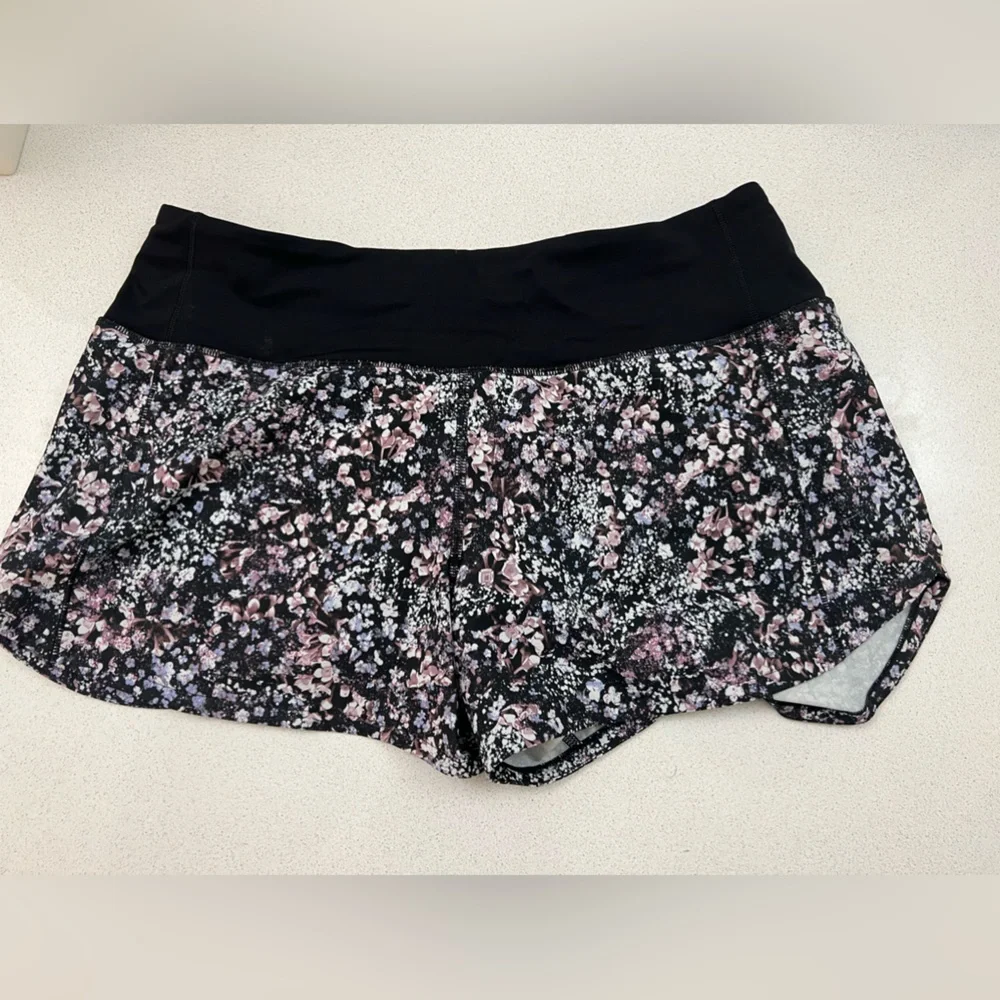 VINTAGE LULULEMON SPEED UP SHORTS - Picture 1 of 5
